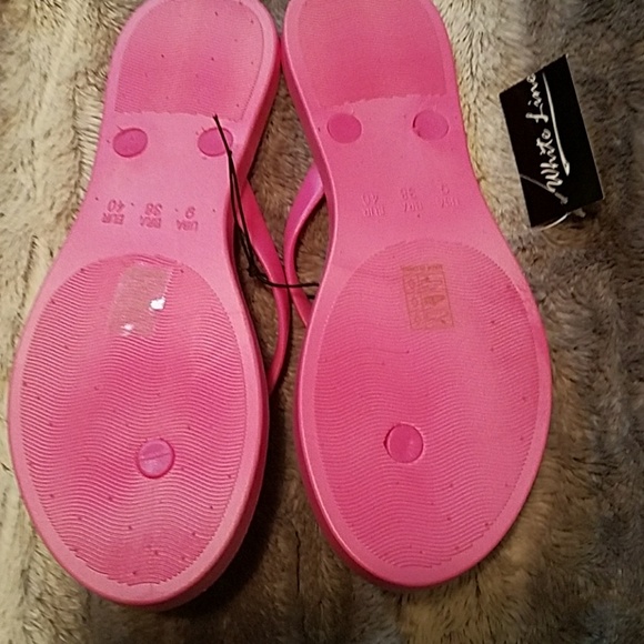 Pink Flip flops with butterflies NWT - Picture 3 of 3